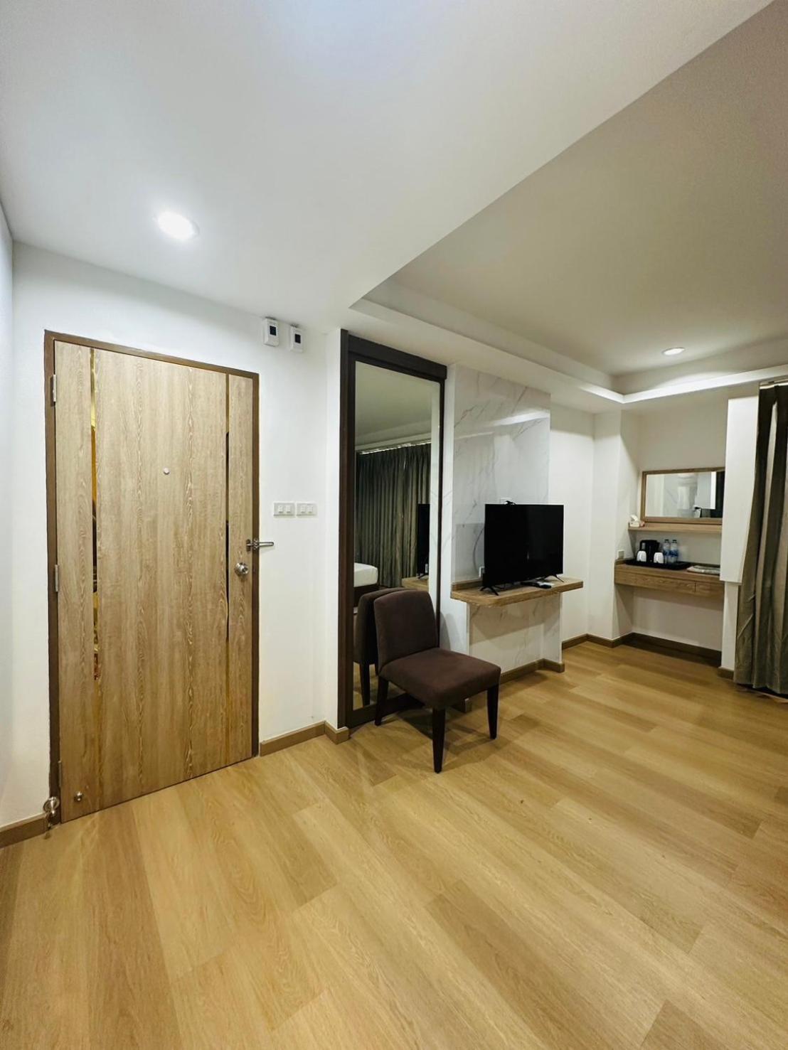 Royal Garden Home Hotel Bangkok Zewnętrze zdjęcie