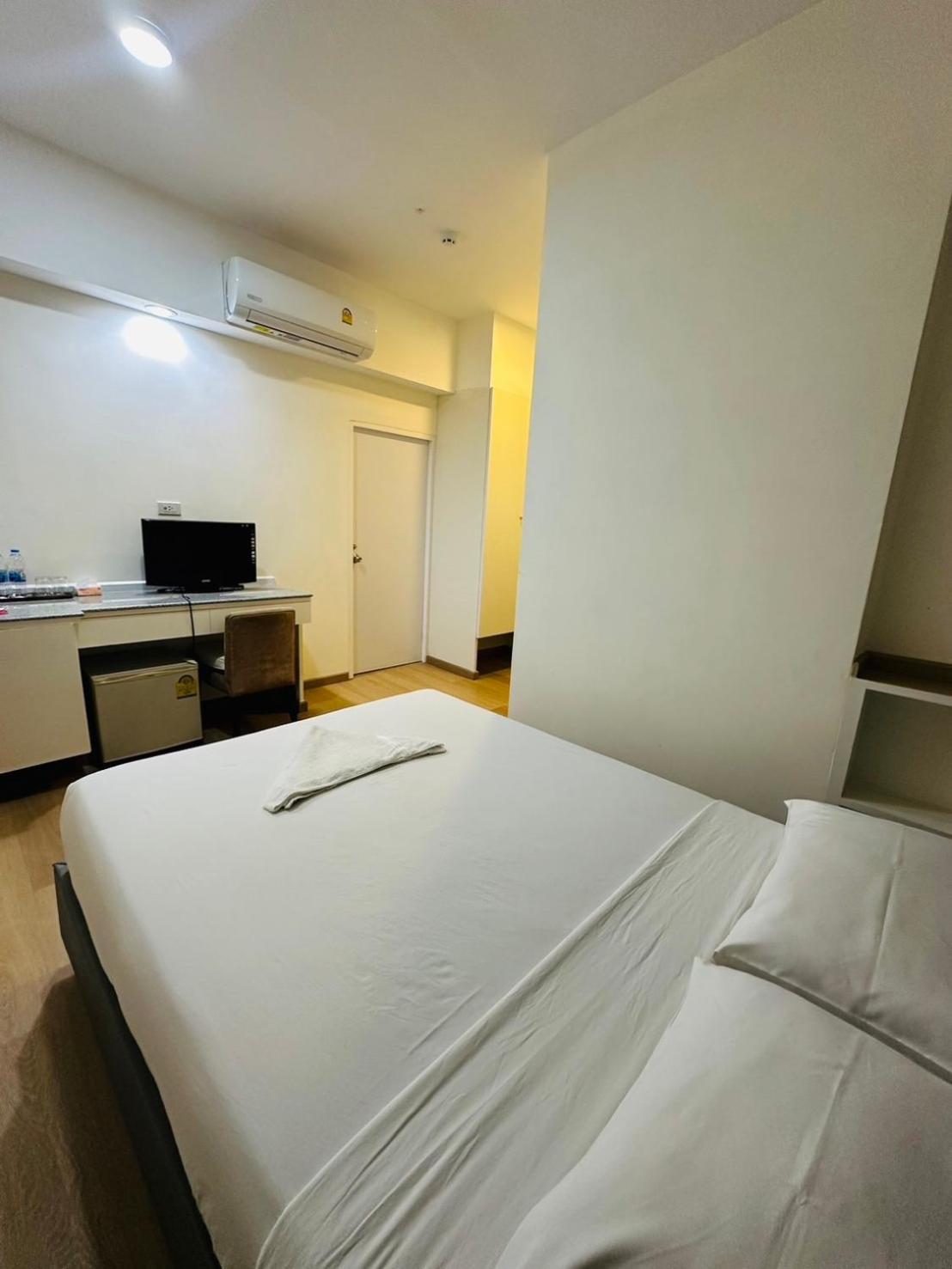 Royal Garden Home Hotel Bangkok Zewnętrze zdjęcie
