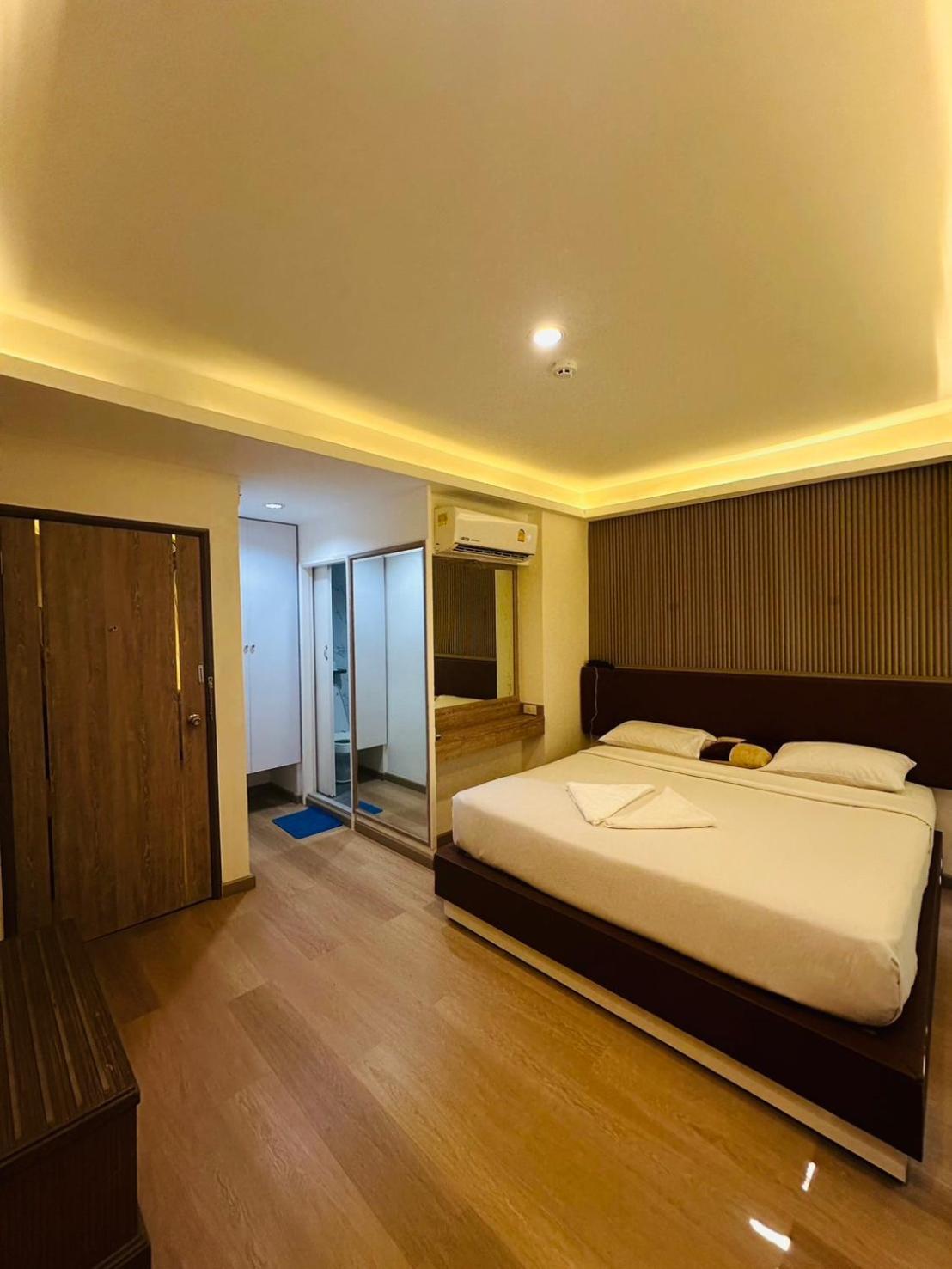 Royal Garden Home Hotel Bangkok Zewnętrze zdjęcie