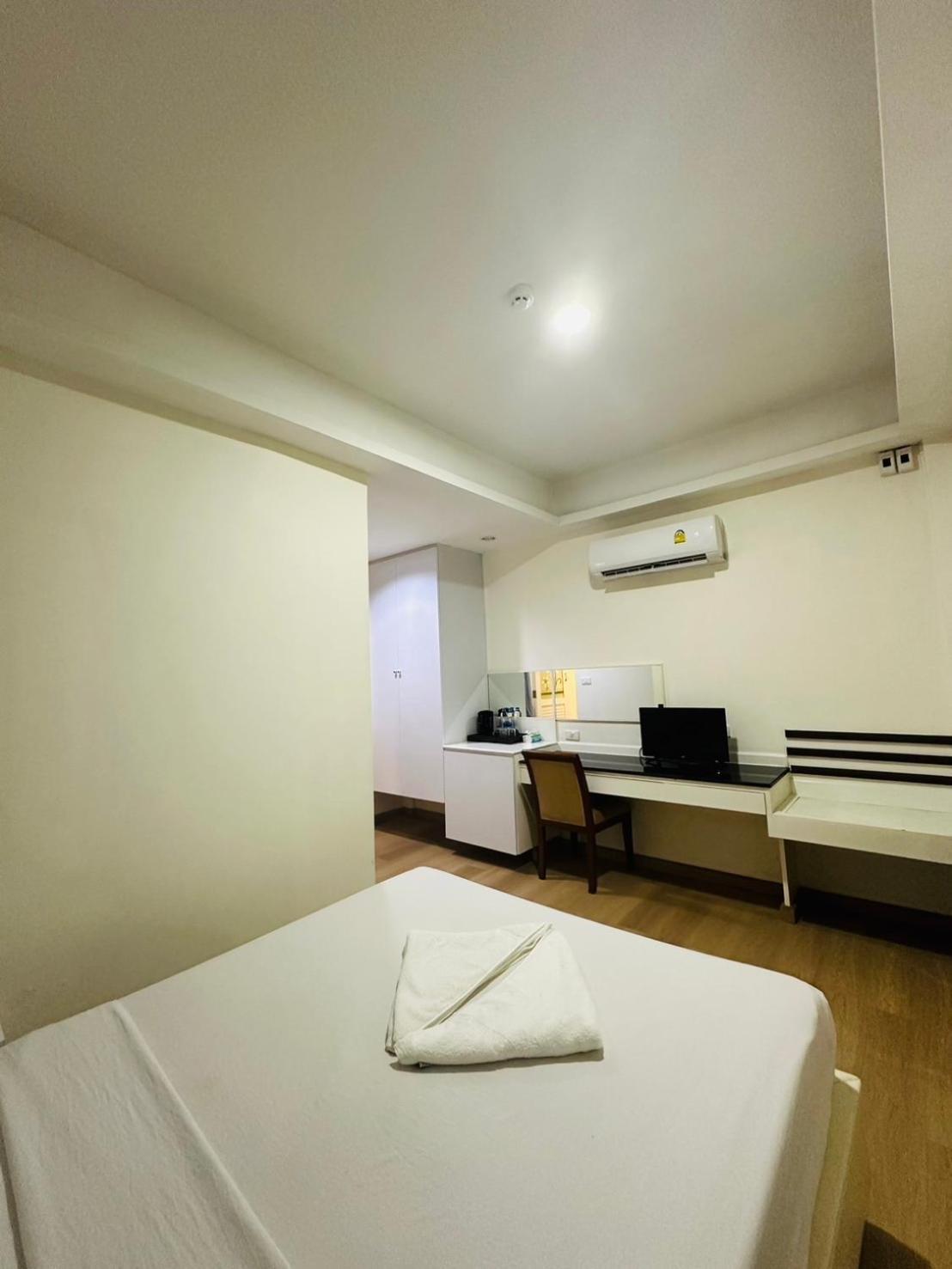 Royal Garden Home Hotel Bangkok Zewnętrze zdjęcie