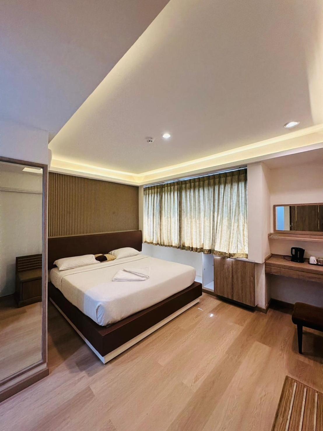 Royal Garden Home Hotel Bangkok Zewnętrze zdjęcie
