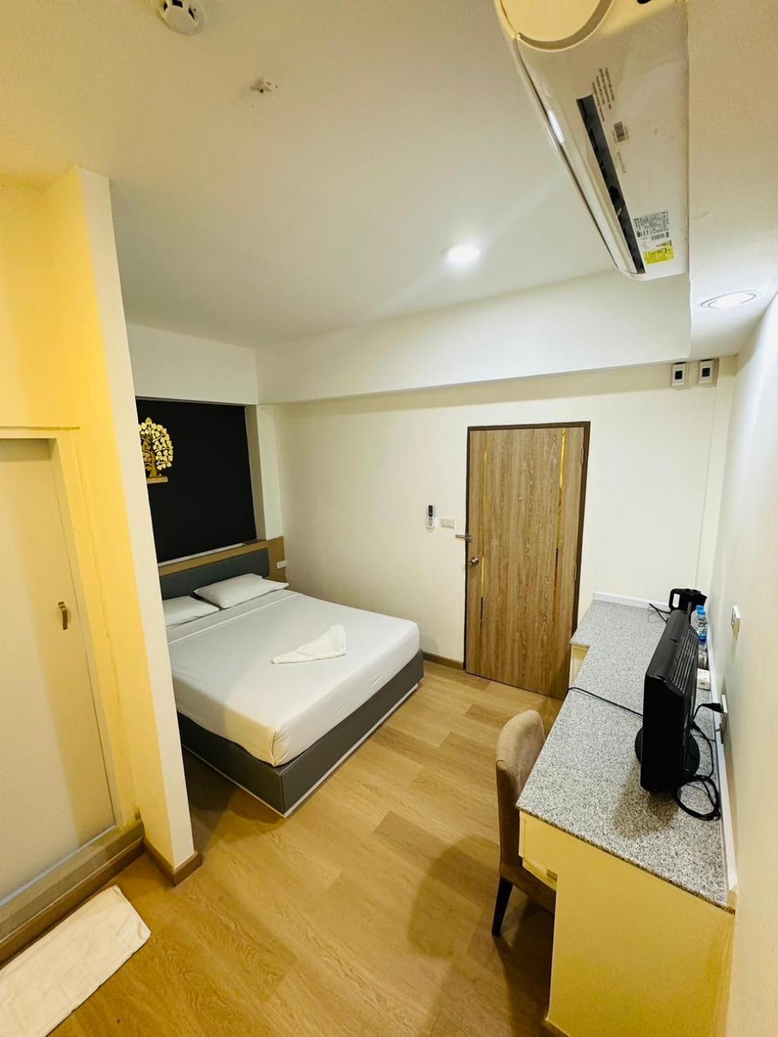 Royal Garden Home Hotel Bangkok Zewnętrze zdjęcie